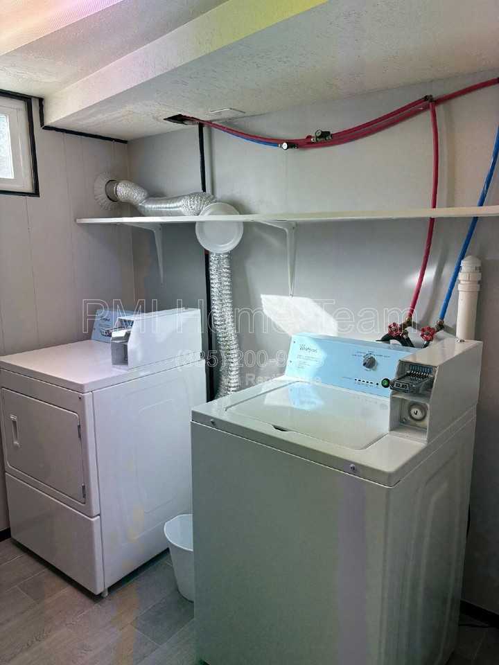 168 Ross Dr - Photo 3 of 31