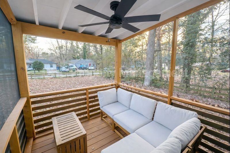 2526 Brentwood Rd - Photo 2 of 29