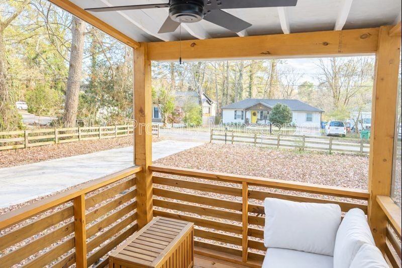 2526 Brentwood Rd - Photo 3 of 29