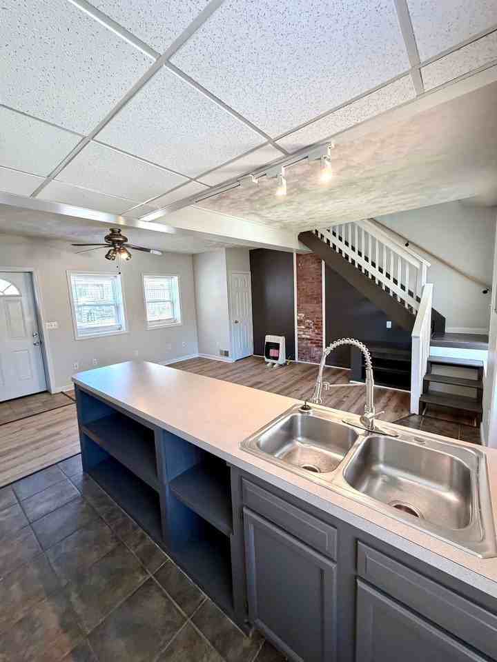 38 N Charlotte St #3 - Photo 5 of 17