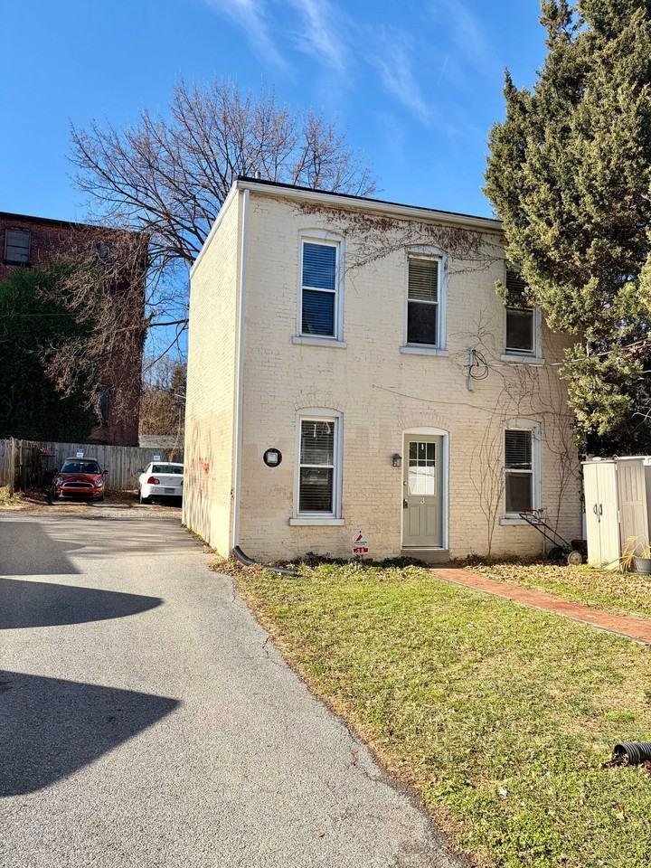 38 N Charlotte St #3 - Photo 6 of 17