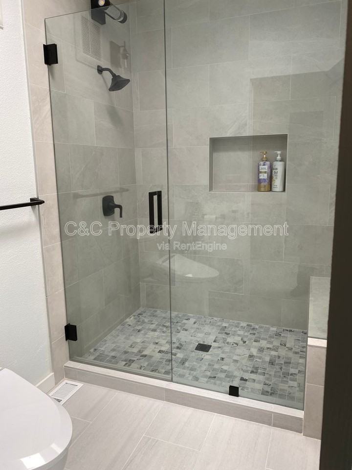 3790 Whitman Cir - Photo 7 of 10