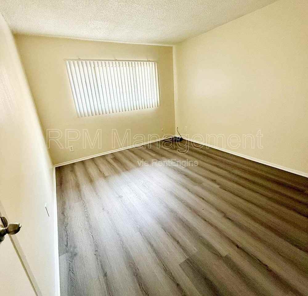 6645 Etiwanda Ave #5 - Photo 7 of 8