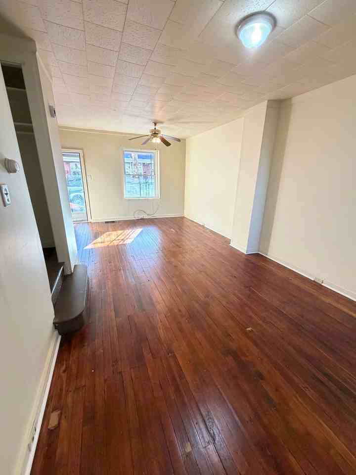 631 E Madison St - Photo 6 of 22