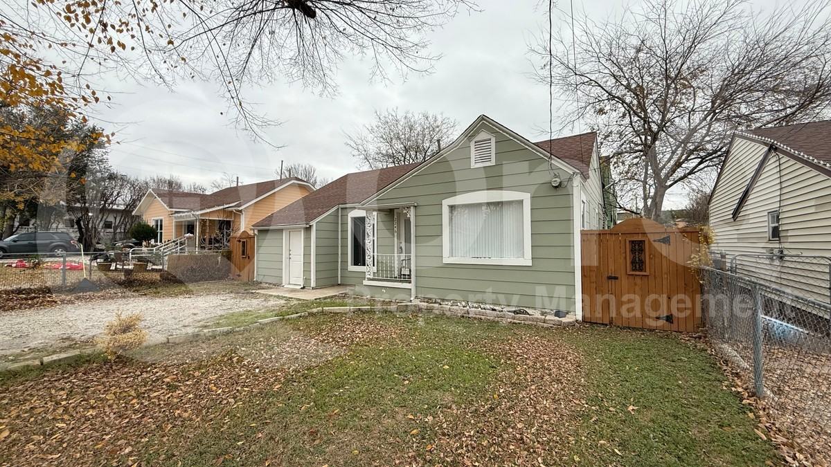 2246 Anson Rd - Photo 2 of 20