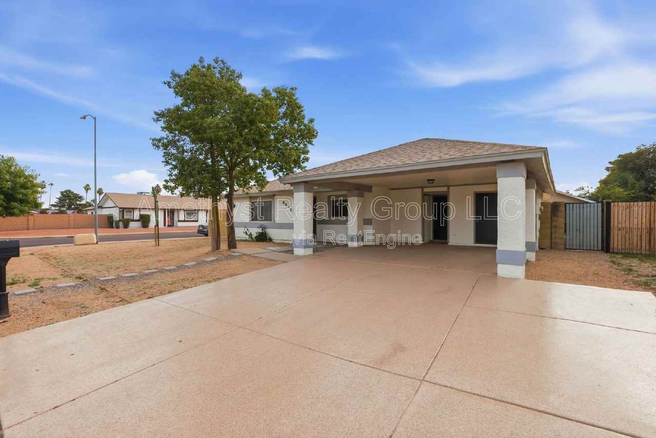 6201 W Acoma Dr - Photo 3 of 34