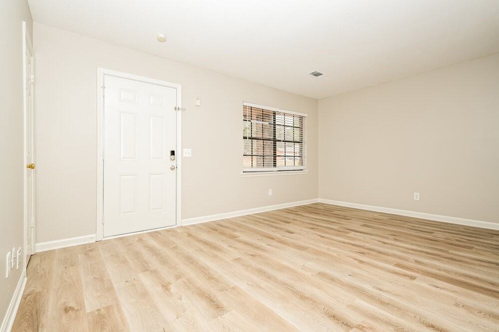 107 Fairview Pl - Photo 3 of 16