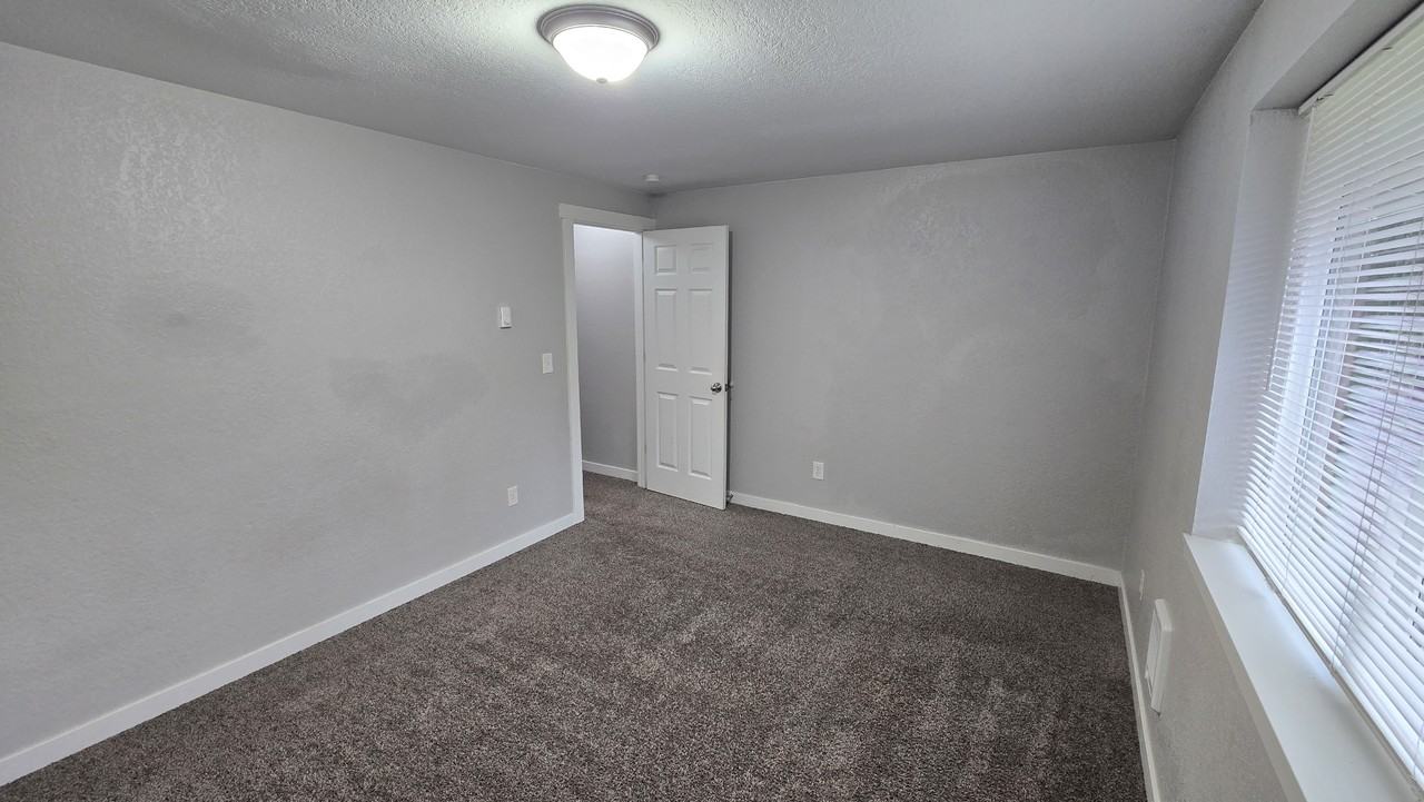 12705 48th Ave Ne #3 - Photo 3 of 17