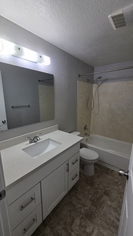 12705 48th Ave Ne #3 - Photo 4 of 17