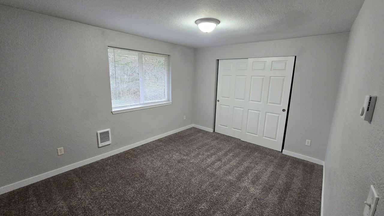 12705 48th Ave Ne #3 - Photo 2 of 17