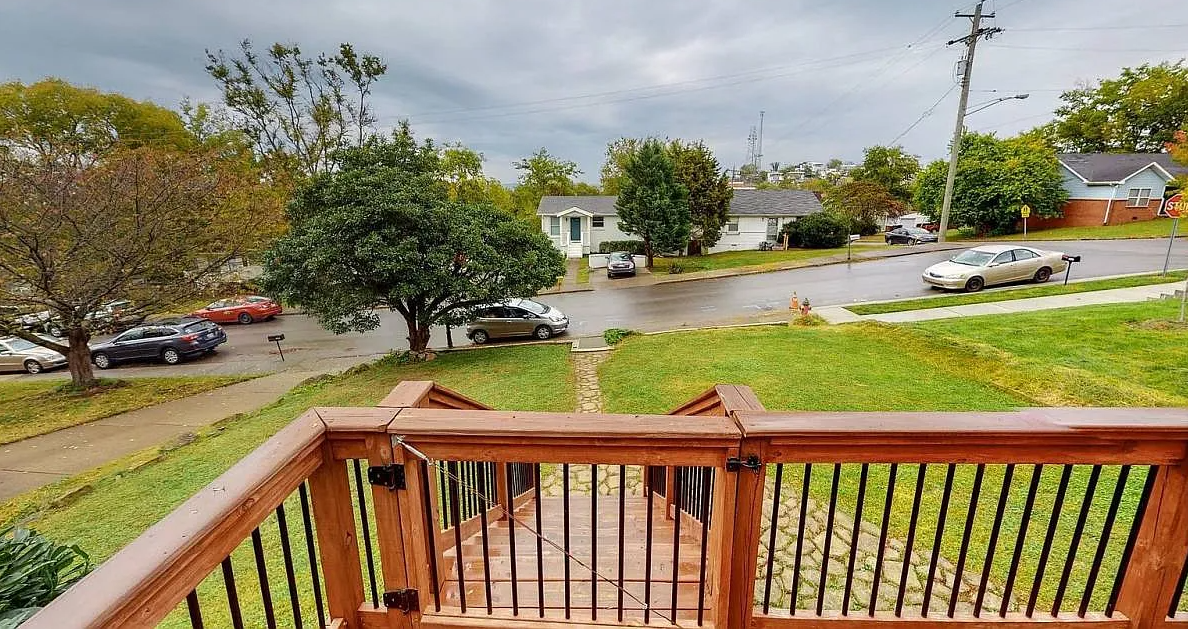 3803 Nevada Ave - Photo 5 of 37