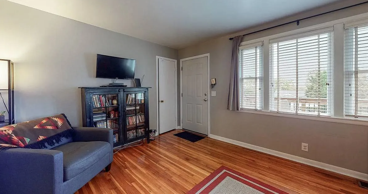 3803 Nevada Ave - Photo 6 of 37