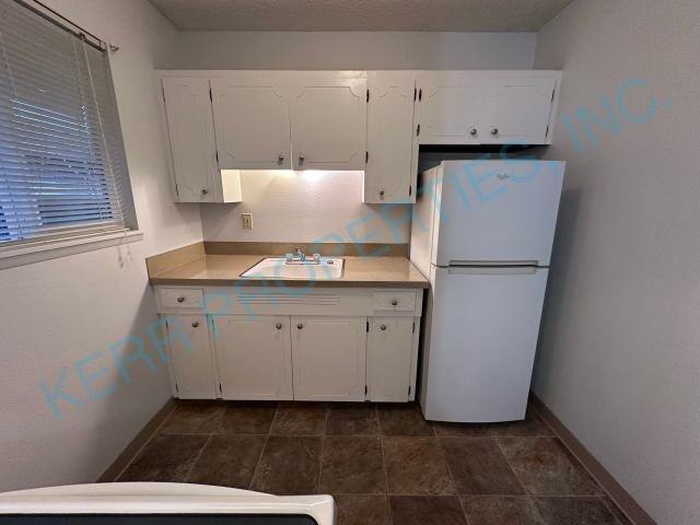 7518 Se Steele St - Photo 7 of 13