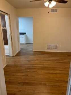 204 E Sanford St - Photo 3 of 12