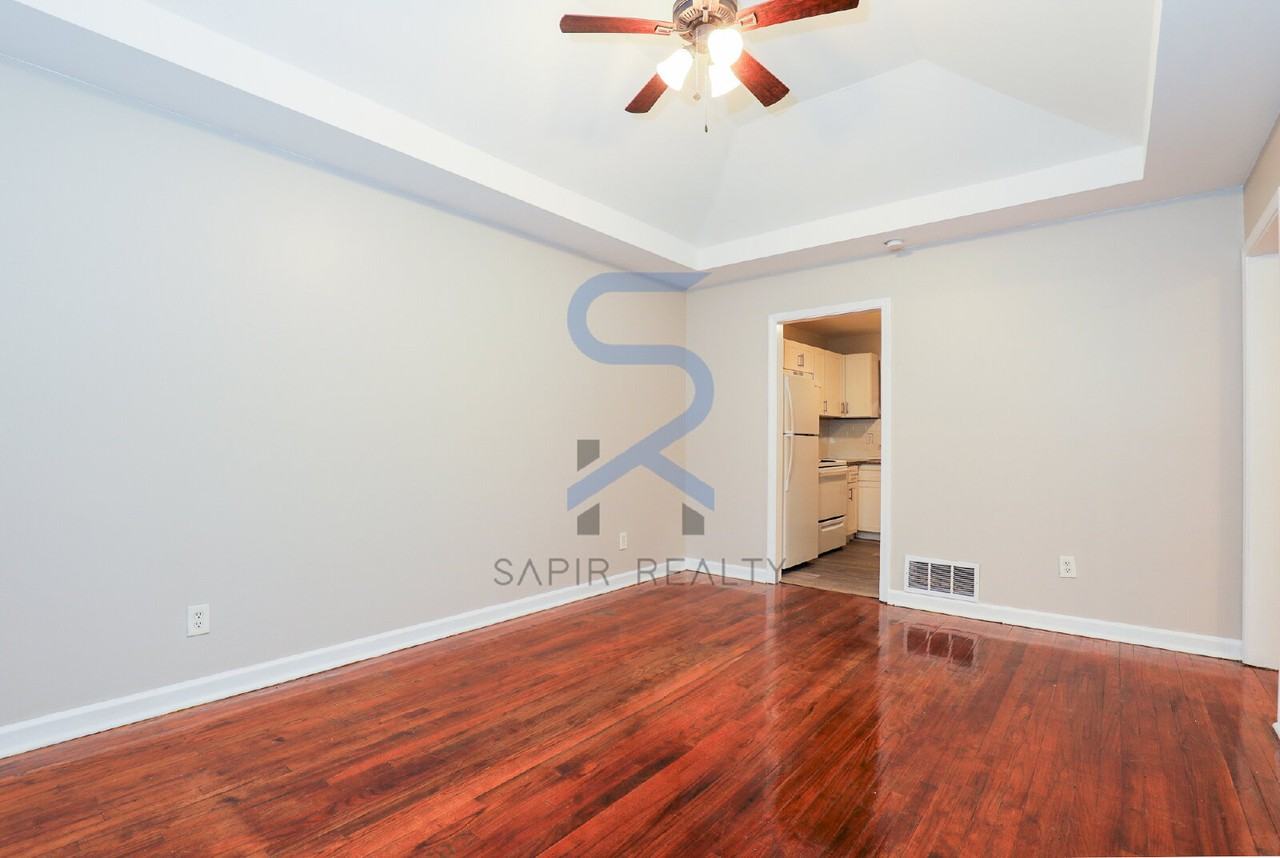 2861 Eastwood Dr - Photo 5 of 16