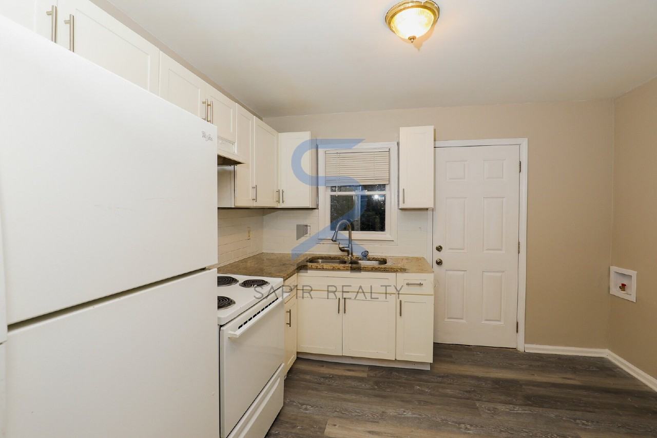 2861 Eastwood Dr - Photo 6 of 16