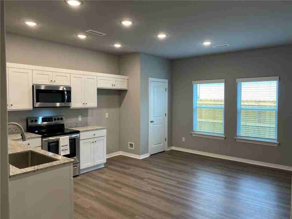 221 Williams Court - Photo 7 of 22