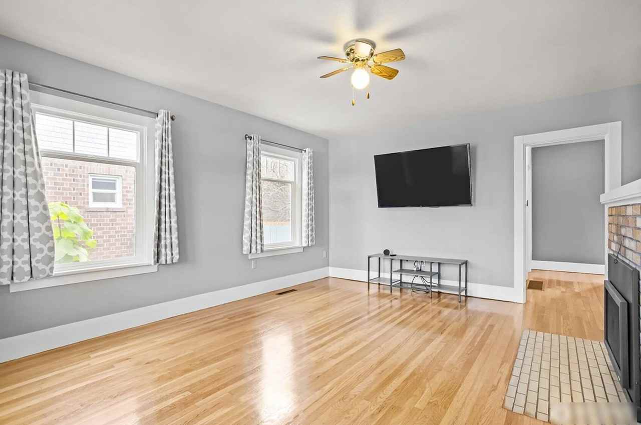 8 Newell St - Photo 5 of 22