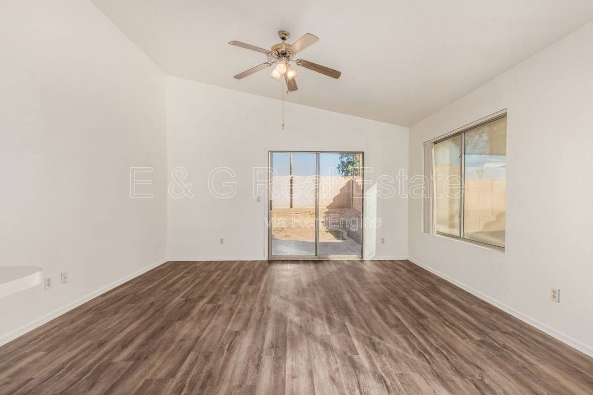 15928 W Smokey Dr - Photo 5 of 10