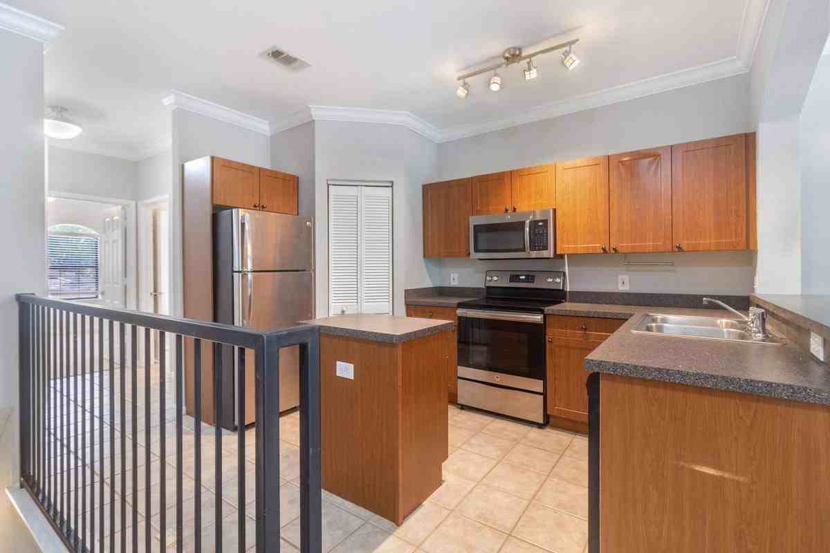 2152 Portofino Pl #295 - Photo 4 of 10