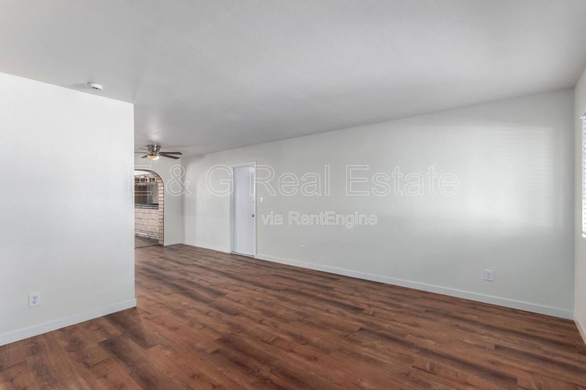 3827 W Meadow Dr - Photo 5 of 10