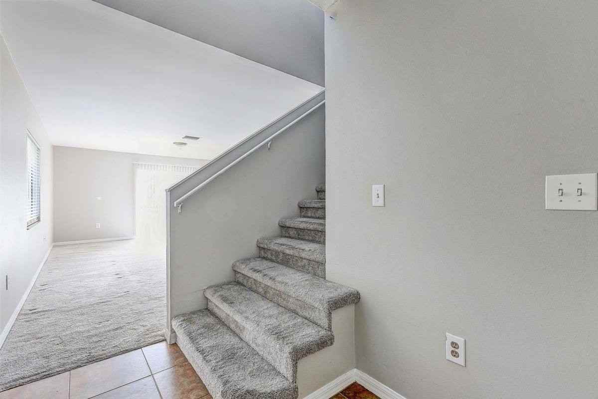 27128 Big Sur Dr - Photo 4 of 10