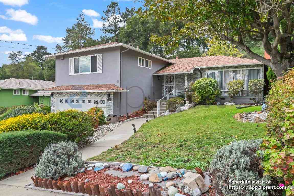 4847 Stacy St - Photo 2 of 40