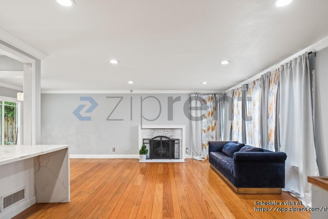 4847 Stacy St - Photo 6 of 40