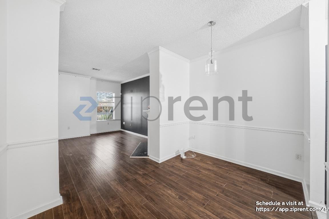 584 Windsor St Sw #584 - Photo 4 of 27