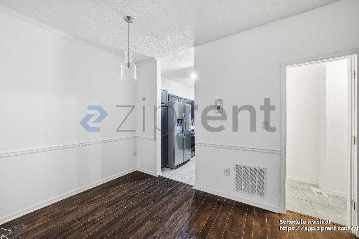 584 Windsor St Sw #584 - Photo 7 of 27