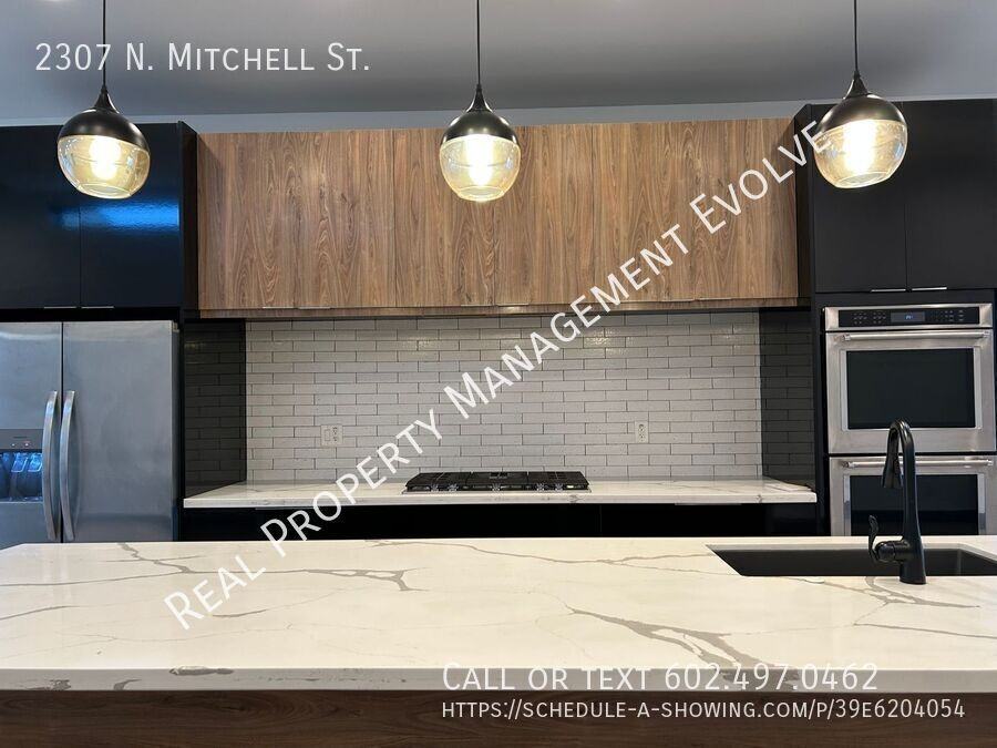 2307 N Mitchell St - Photo 6 of 31