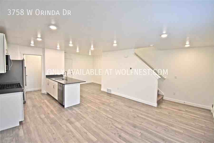 3758 W Orinda Dr - Photo 3 of 32