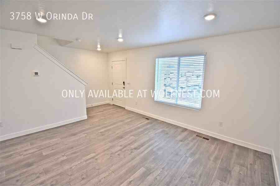 3758 W Orinda Dr - Photo 4 of 32