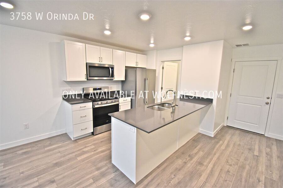 3758 W Orinda Dr - Photo 7 of 32