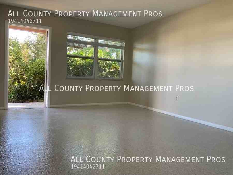 5820 Murdock Ave - Photo 5 of 17