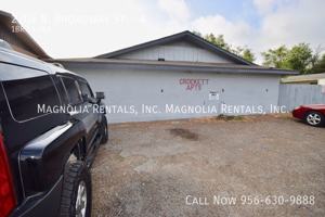 featured image of 2204 N Broadway St #4