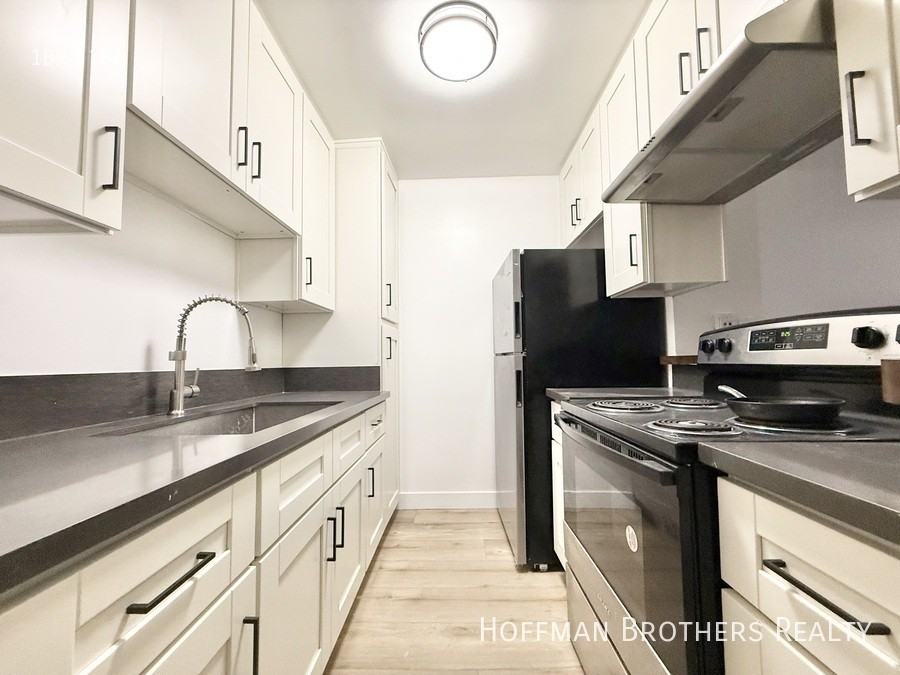 1722 Winona Blvd #206 - Photo 2 of 8