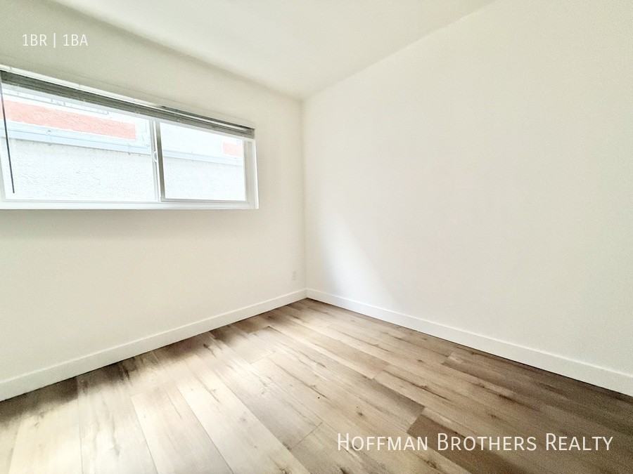 1722 Winona Blvd #206 - Photo 3 of 8