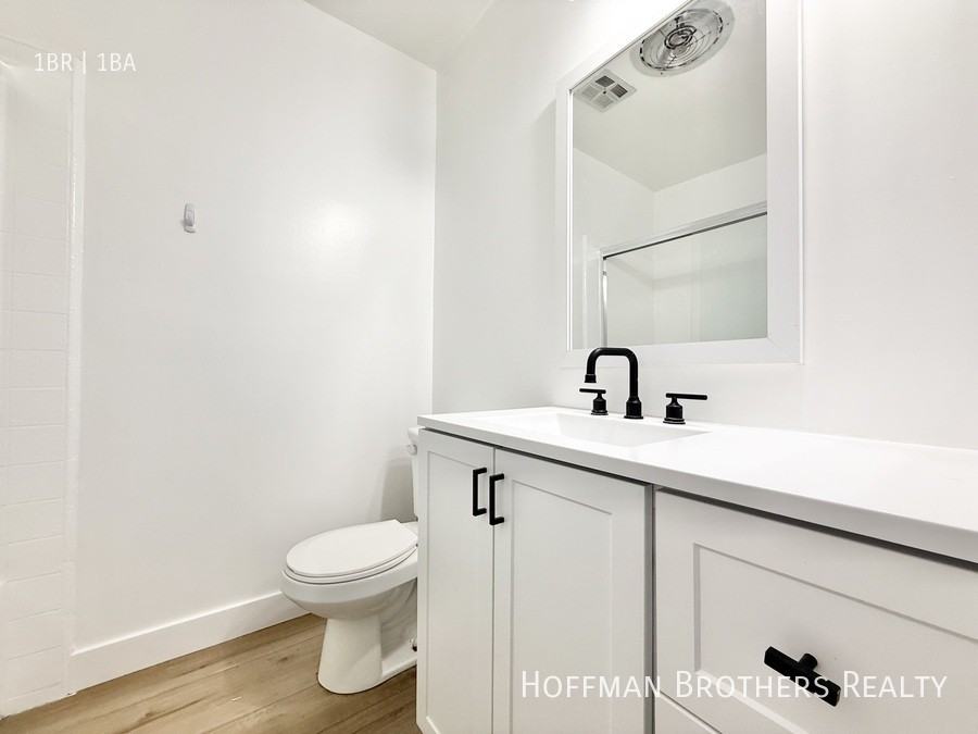 1722 Winona Blvd #206 - Photo 5 of 8