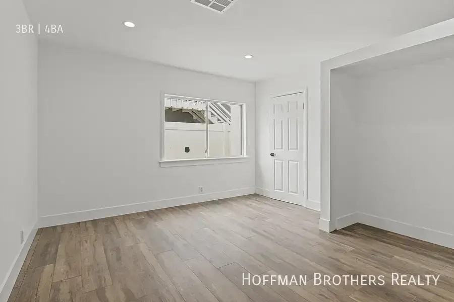 6001 Corbin Ave #6001 - Photo 3 of 8