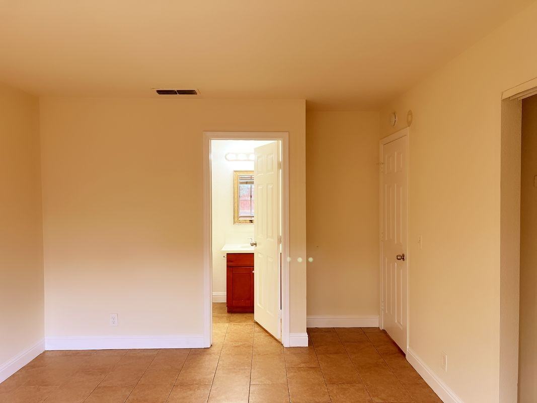 3634 Morse Ave - Photo 6 of 17