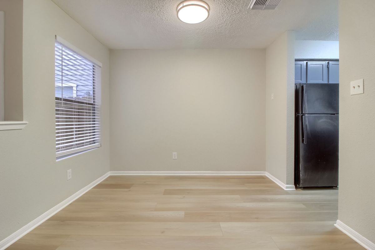 8810 Schick Rd - Photo 4 of 48