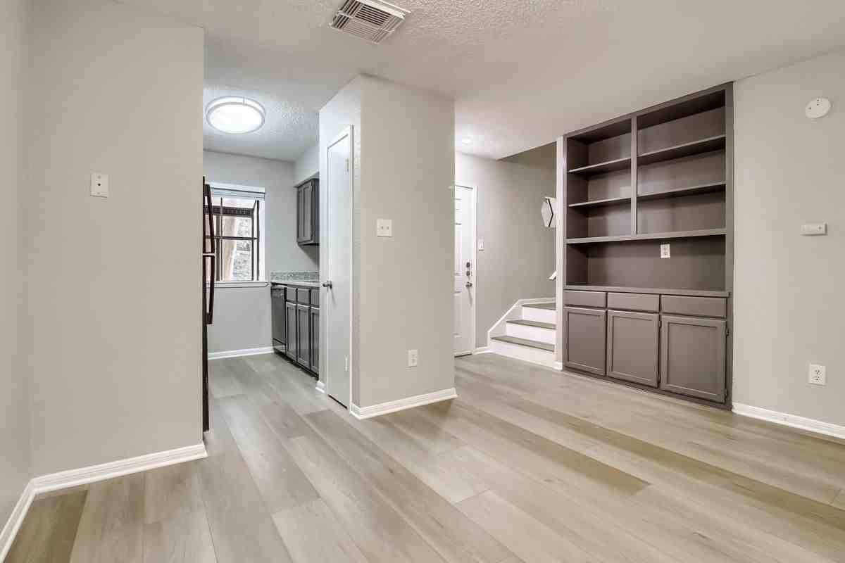 8810 Schick Rd - Photo 6 of 48