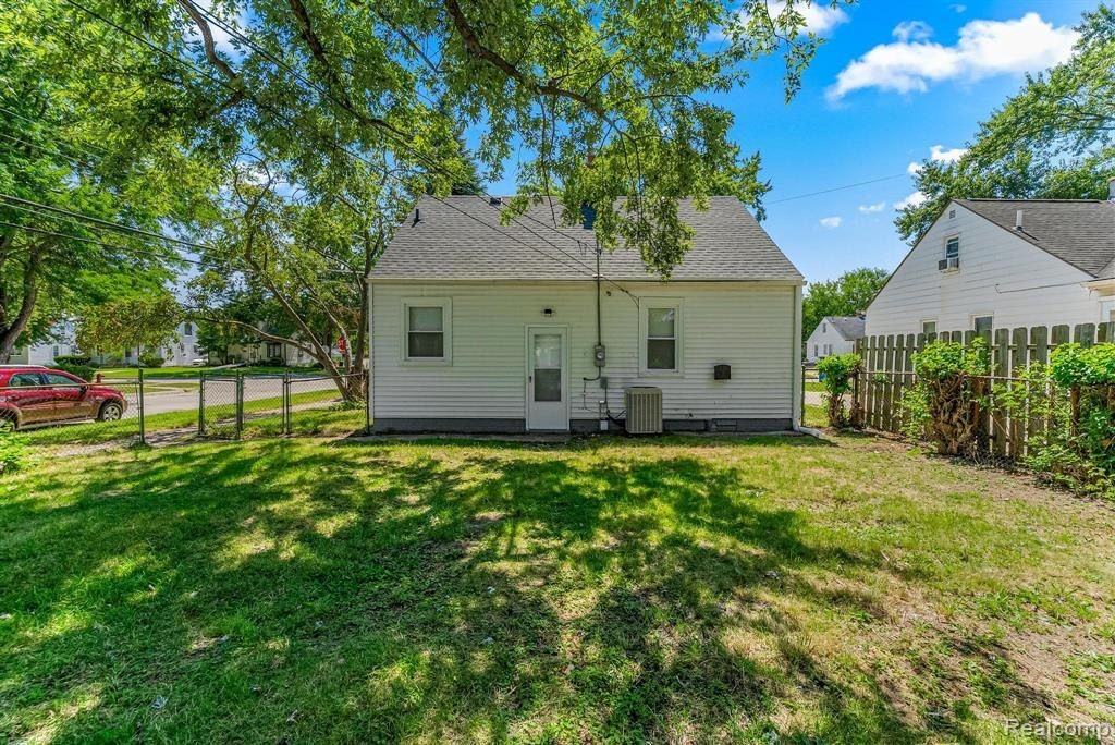 24602 Powers Ave - Photo 3 of 21