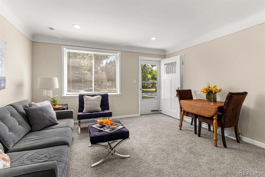 24602 Powers Ave - Photo 7 of 21