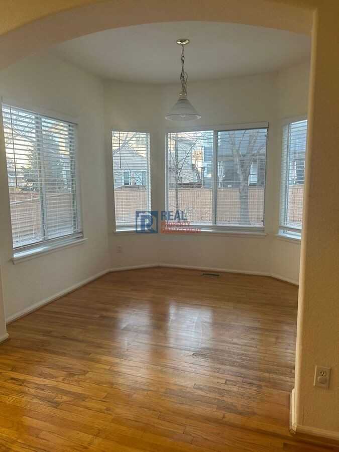 9044 Edgewood St - Photo 6 of 24