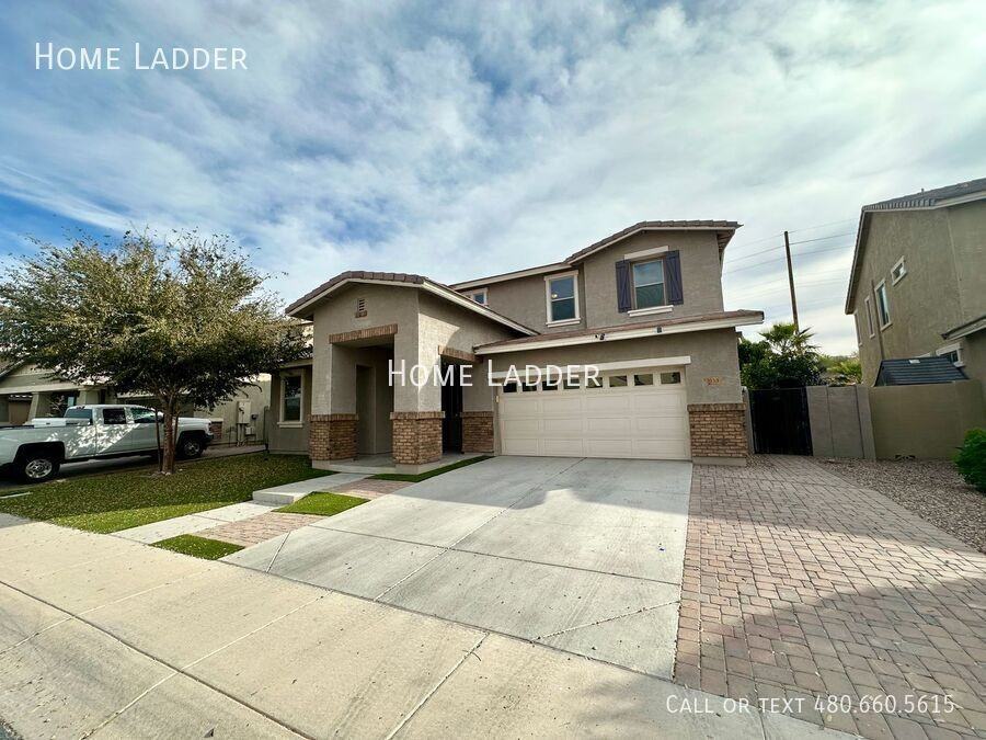 3133 N Loma Vis - Photo 2 of 37