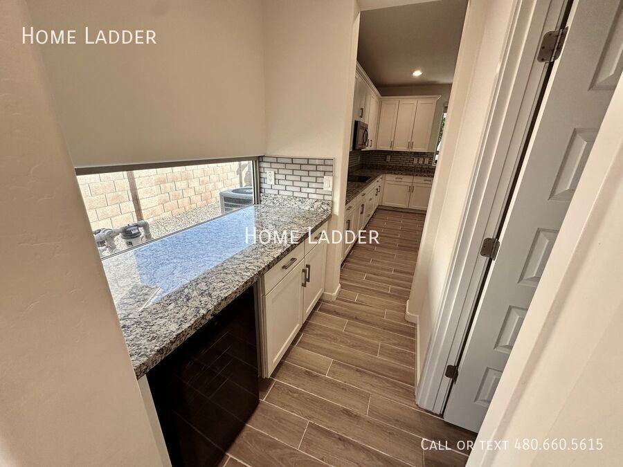 3133 N Loma Vis - Photo 7 of 37