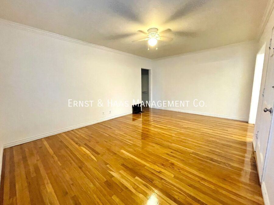 2642 E Adams St - Photo 4 of 15