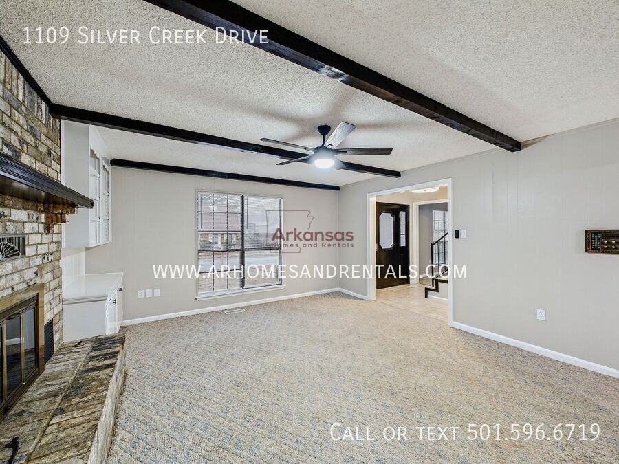1109 Silver Creek Dr - Photo 2 of 16